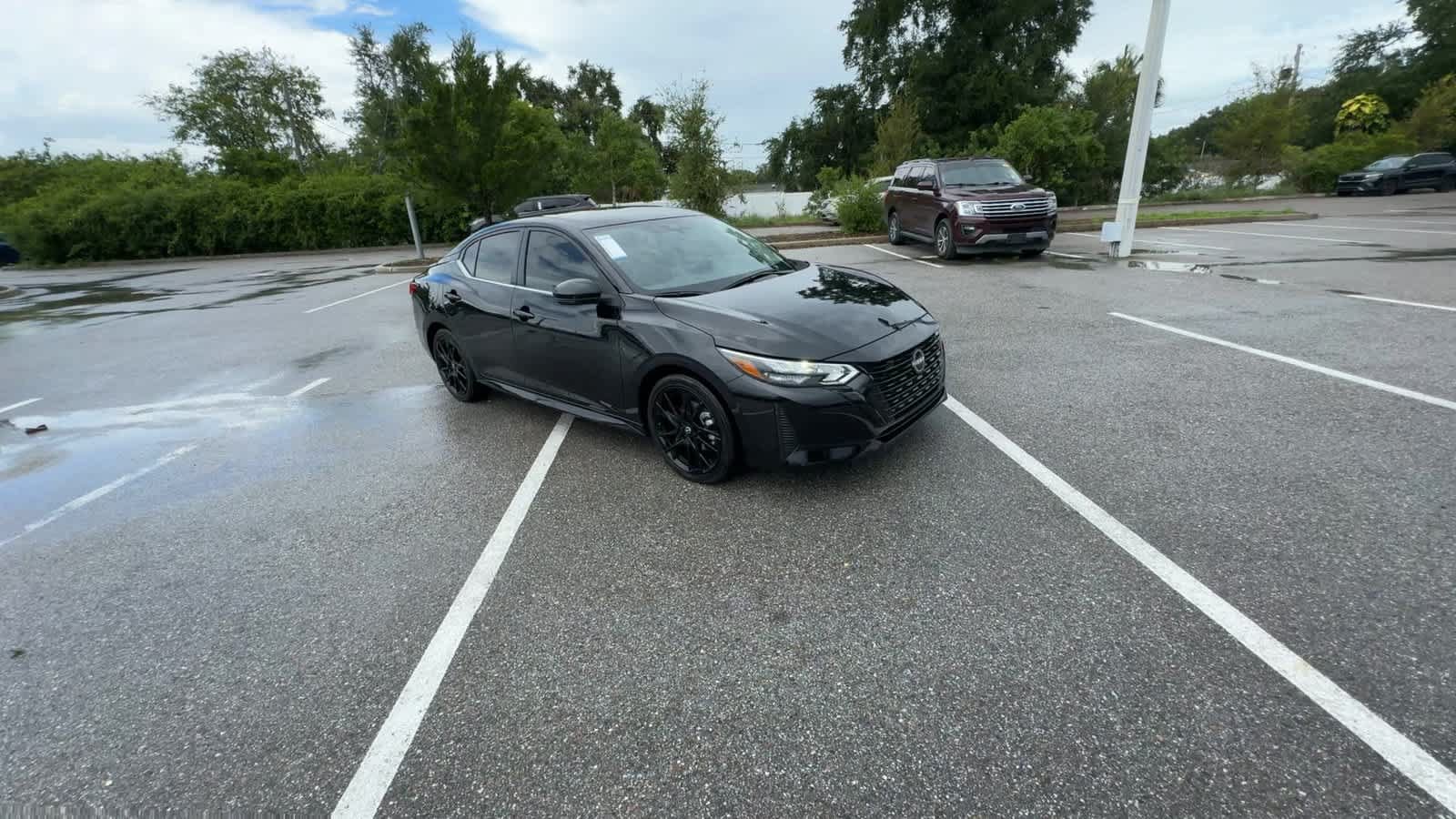 Used 2025 Nissan Sentra SR w/ Midnight Edition FWD image 2