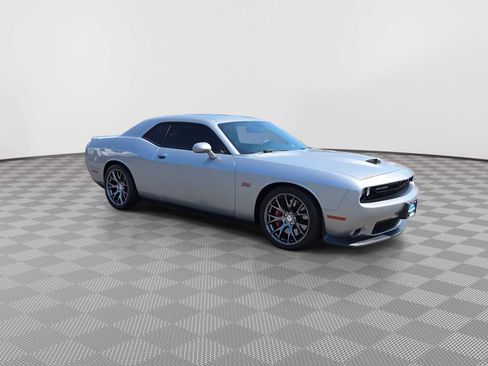 Used 2016 Dodge Challenger SRT w/ Technology Group RWD image 2