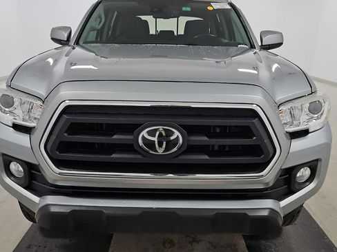 Used 2021 Toyota Tacoma SR5 RWD image 3