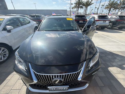 Used 2021 Lexus ES 350 w/ Premium Package FWD image 3