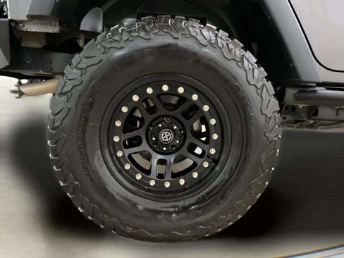 Used 2017 Jeep Wrangler Unlimited Sport w/ Connectivity Group image 97