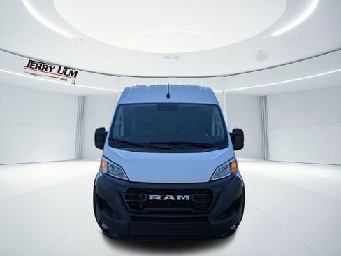 Used 2025 RAM ProMaster 2500 w/ Convenience Group FWD image 8