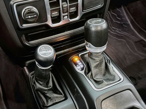 Used 2021 Jeep Wrangler Unlimited Sport AWD/4WD image 18