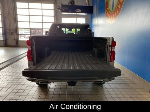 Used 2024 Chevrolet Silverado 1500 High Country w/ Technology Package AWD/4WD image 21