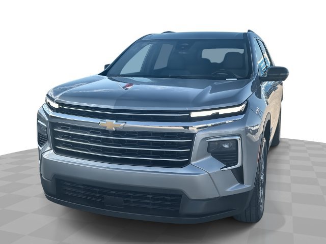 Used 2026 Chevrolet Traverse LT w/ Driver Confidence Package FWD image 1