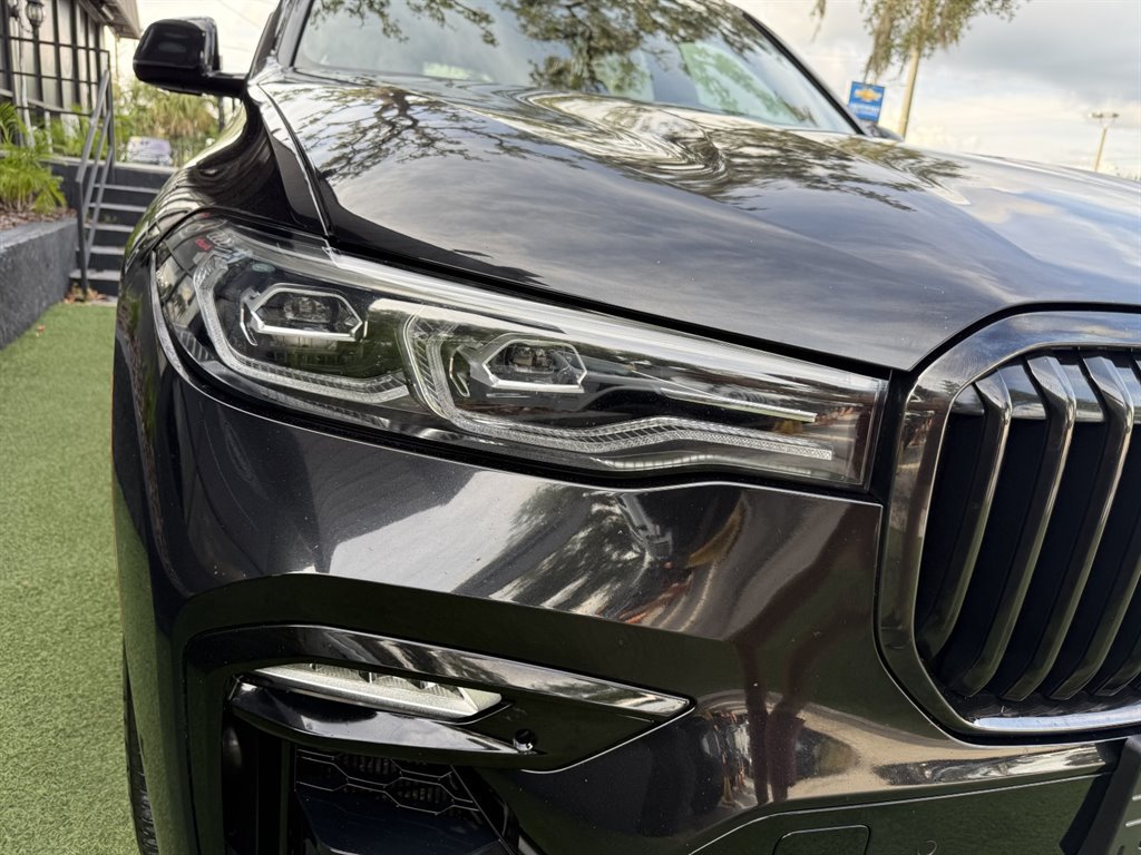 Used 2022 BMW X7 xDrive40i w/ M Sport Package AWD/4WD image 8