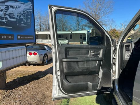 Used 2018 RAM 1500 Express image 13