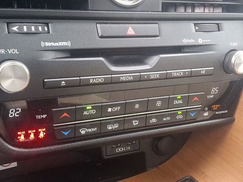 Used 2022 Lexus RX 450h AWD w/ Premium Package image 17