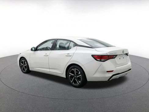 Used 2025 Nissan Sentra SV FWD image 5