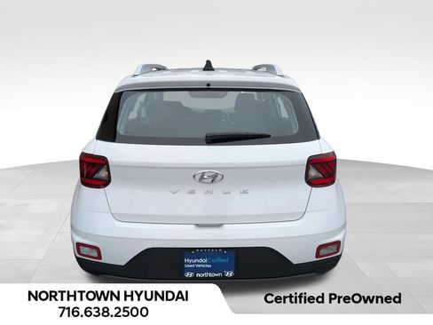 Used 2022 Hyundai Venue SEL w/ Cargo Package image 16