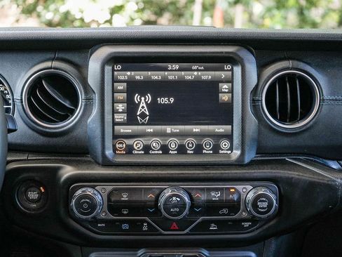 Used 2023 Jeep Wrangler Unlimited Rubicon 4xe AWD/4WD image 13