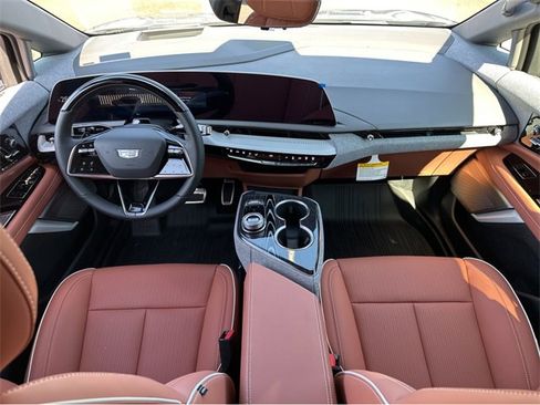 New 2026 Cadillac Optiq Luxury 2 image 14