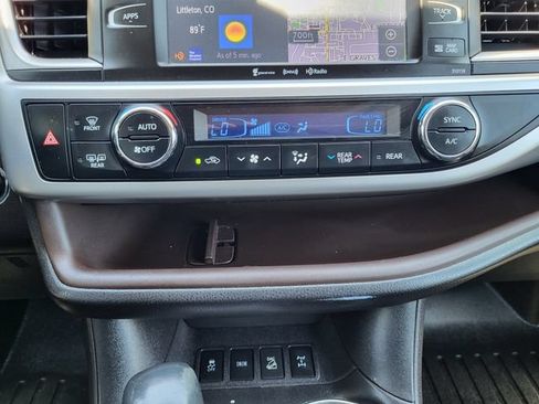 Used 2016 Toyota Highlander XLE AWD/4WD image 18