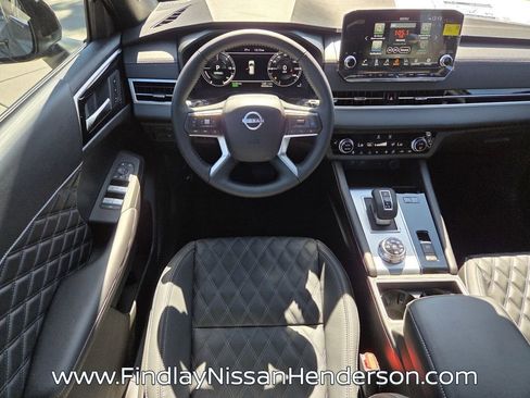 New 2026 Nissan Rogue Platinum image 10