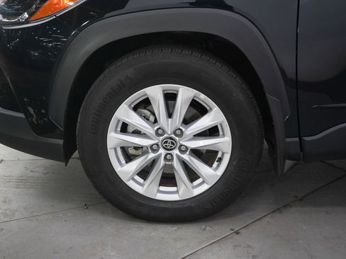 Used 2024 Toyota Corolla Cross LE AWD/4WD image 28