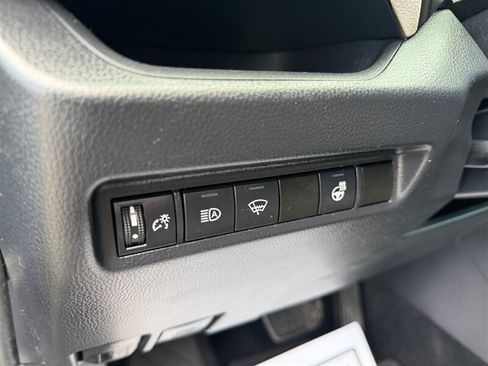 Used 2020 Toyota RAV4 XLE w/ XLE Grade Weather Package AWD/4WD image 19