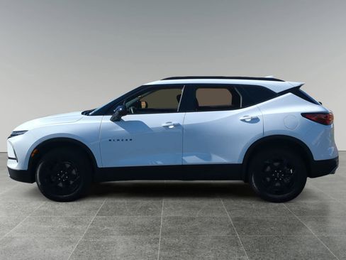 Used 2025 Chevrolet Blazer LT w/ Midnight/Sport Edition image 2