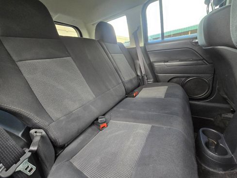 Used 2012 Jeep Patriot Latitude FWD image 30