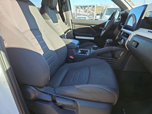 Used 2024 Toyota Tacoma TRD Off-Road image 31