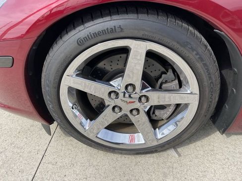 Used 2007 Chevrolet Corvette Coupe w/ Preferred Equipment Group image 2