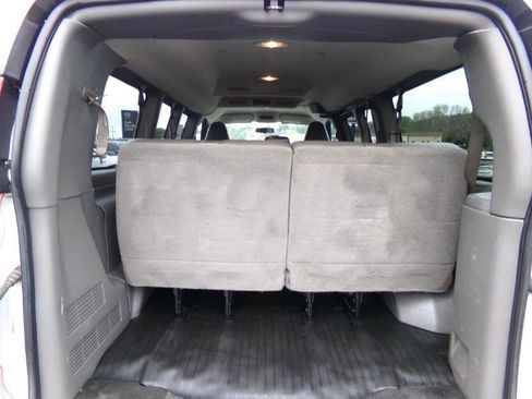 Used 2019 GMC Savana 3500 LS w/ Cold Climate Package RWD image 37