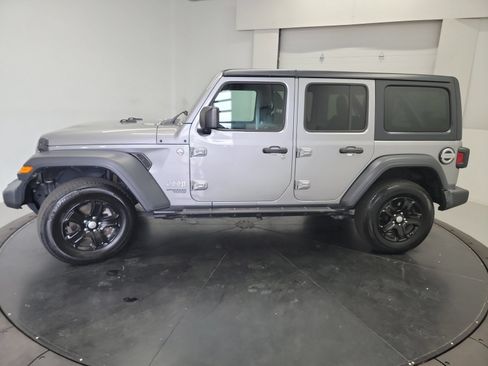 Used 2018 Jeep Wrangler Unlimited Sport S AWD/4WD image 4