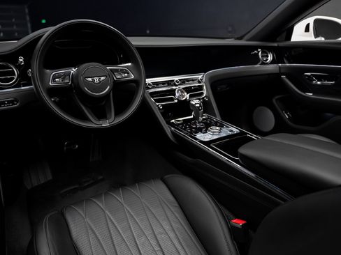 Used 2022 Bentley Flying Spur V8 AWD/4WD image 2