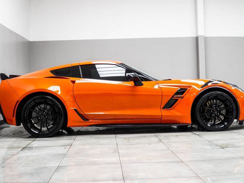 Used 2019 Chevrolet Corvette Grand Sport w/ Grand Sport Heritage Package image 7