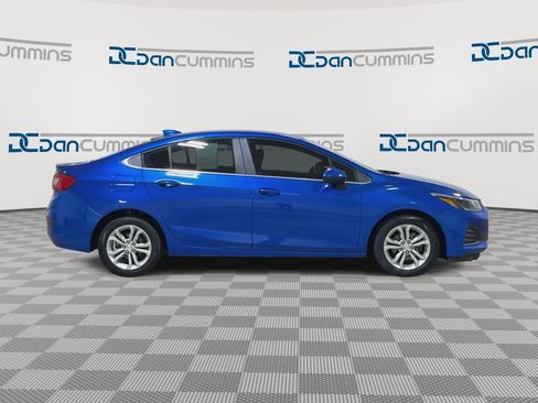 Used 2019 Chevrolet Cruze LT FWD image 9