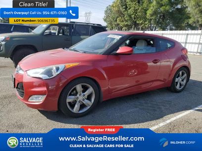 Used 2014 Hyundai Veloster w/ Style Package 02