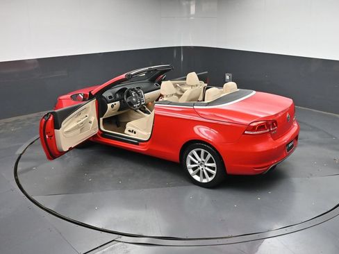 Used 2015 Volkswagen Eos Komfort FWD image 38