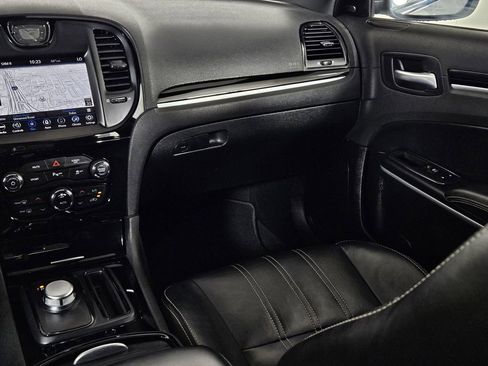 Used 2023 Chrysler 300 S RWD image 9