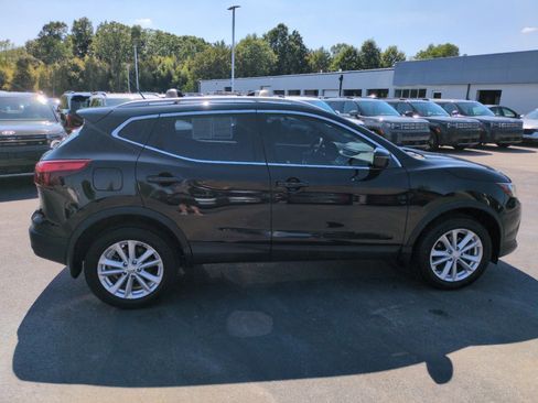 Used 2018 Nissan Rogue Sport SV FWD image 8