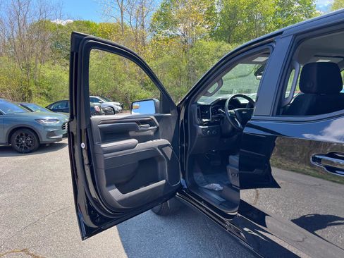 Used 2025 Chevrolet Silverado 1500 LT AWD/4WD image 16