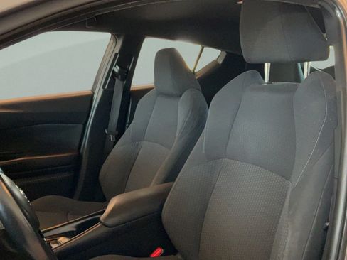 Used 2018 Toyota C-HR XLE FWD image 26