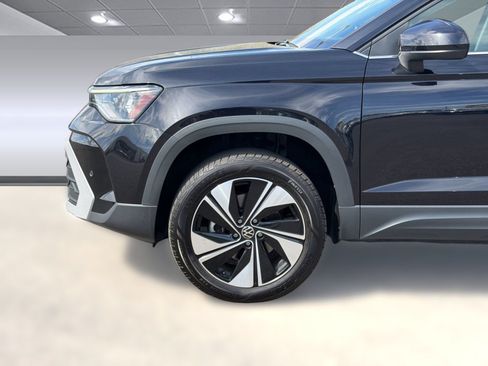 Used 2025 Volkswagen Taos SE AWD/4WD image 24