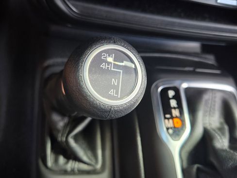 Used 2025 Jeep Wrangler Unlimited Sport AWD/4WD image 23