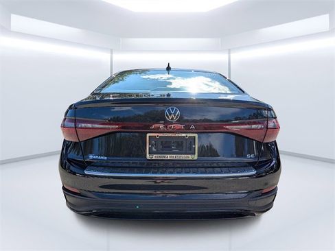 New 2026 Volkswagen Jetta SE image 4