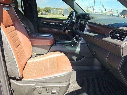 Used 2024 GMC Yukon XL Denali Ultimate AWD/4WD image 7
