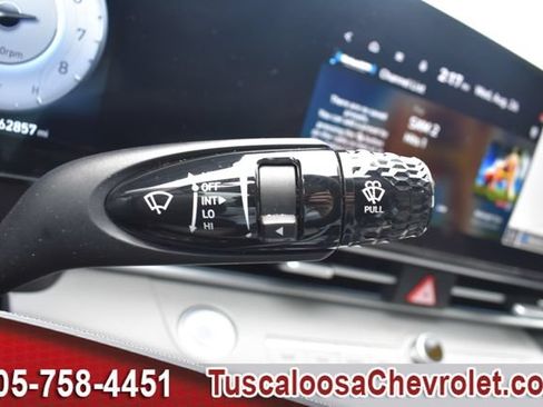 Used 2025 Hyundai Elantra Limited FWD image 33