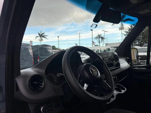 Used 2019 Mercedes-Benz Sprinter 170 image 10
