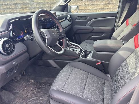 Used 2025 Chevrolet Colorado Z71 w/ Technology Package image 14