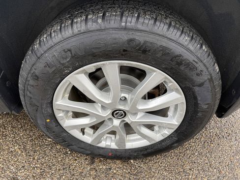 Used 2020 Nissan Rogue S w/ Special Edition Package image 9