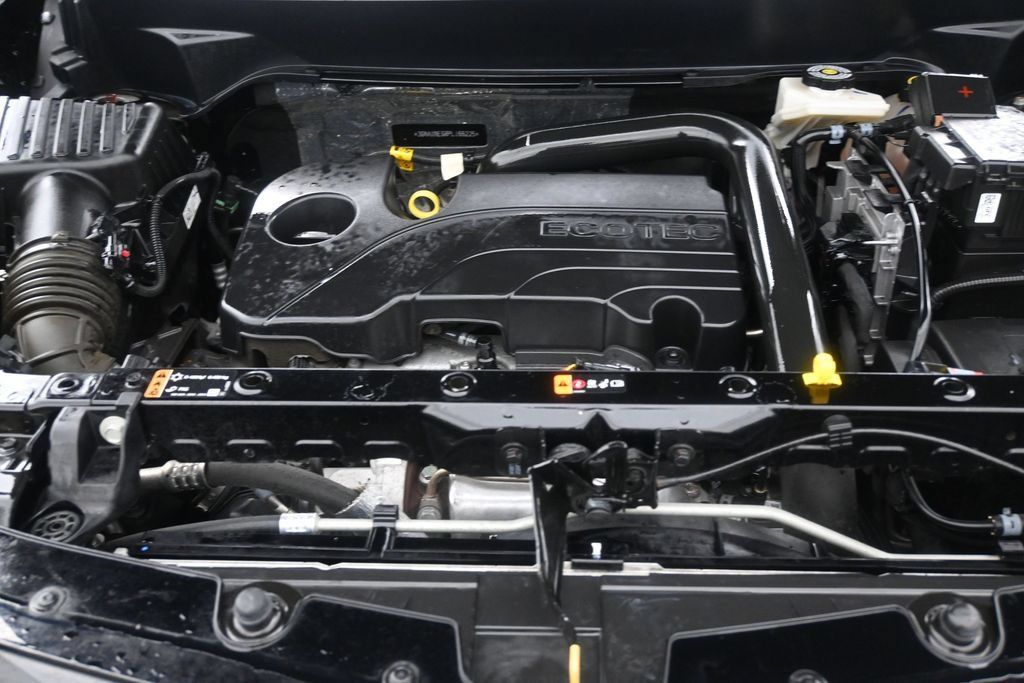 Used 2023 Chevrolet Equinox Premier FWD image 17