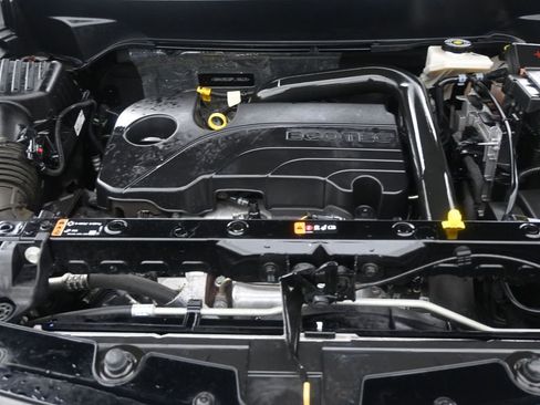 Used 2023 Chevrolet Equinox Premier FWD image 17