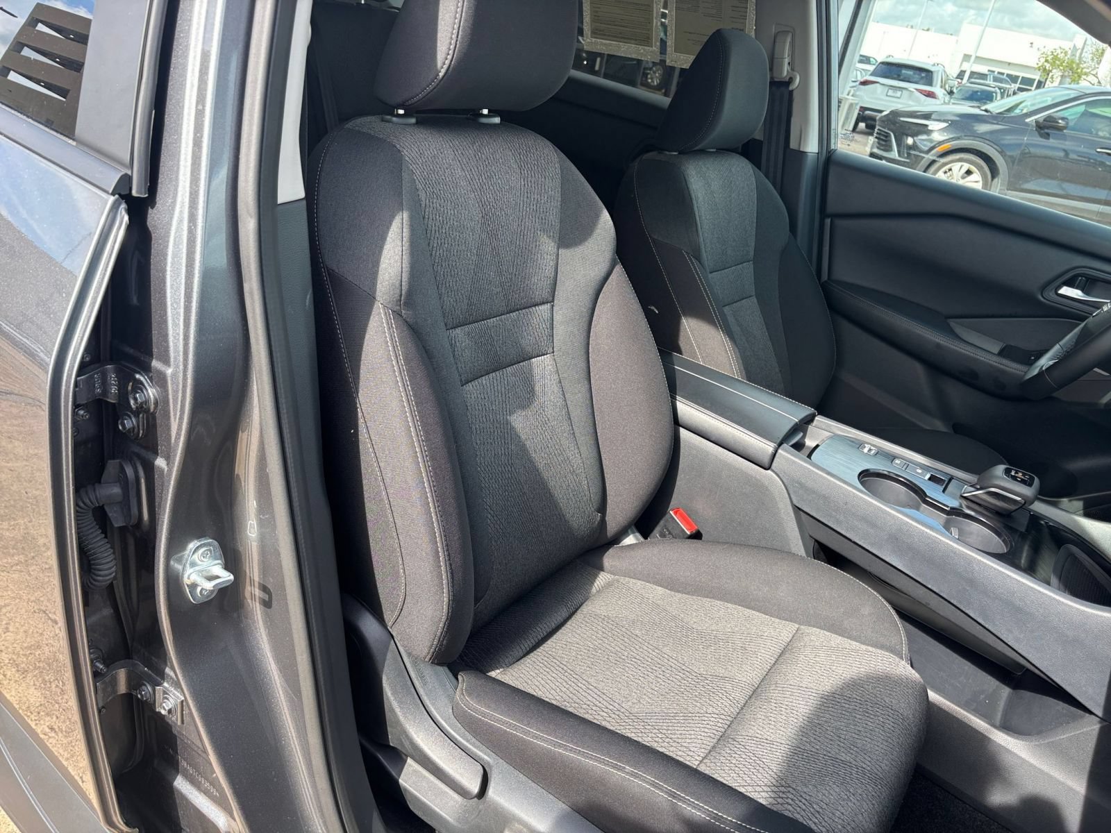 Used 2026 Nissan Rogue SV FWD image 37