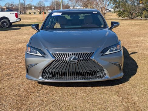 Used 2020 Lexus ES 350 w/ Premium Package image 9