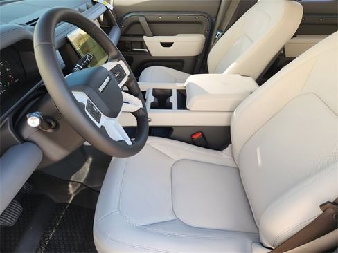 Used 2026 Land Rover Defender 110 S image 8