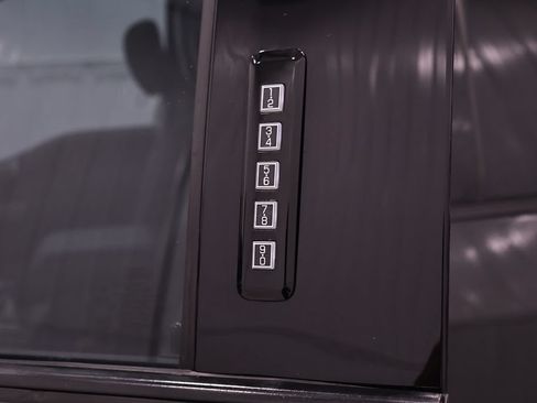 Certified 2019 Ford F450 Platinum w/ Platinum Ultimate Package AWD/4WD image 45
