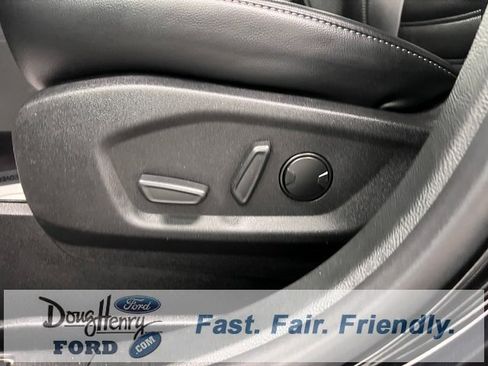 Used 2023 Ford Edge SEL image 25